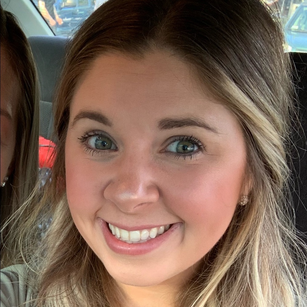 Meet your Posher, Elizabeth